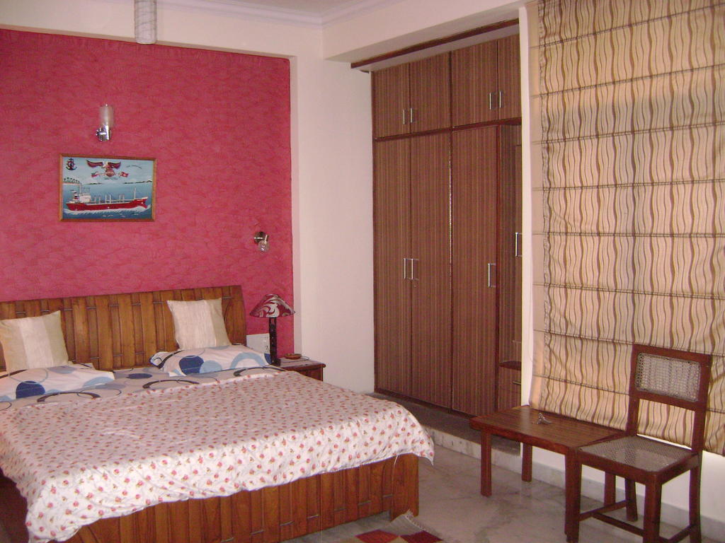 Sabs Bed And Breakfast Yeni Delhi Oda fotoğraf