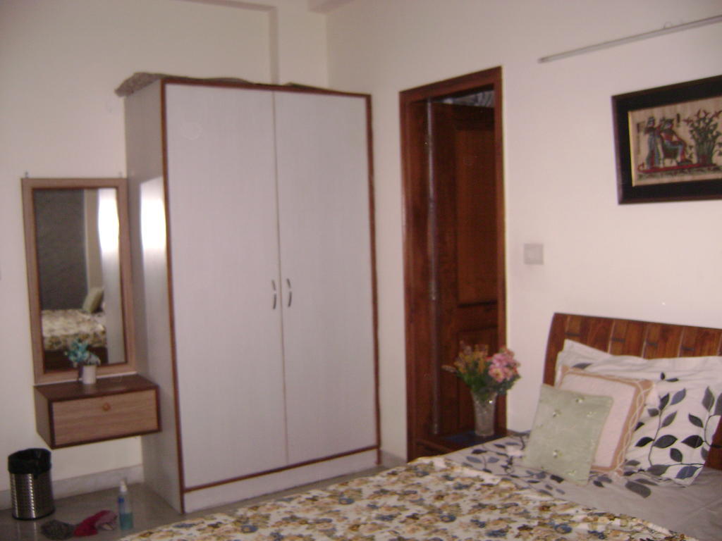Sabs Bed And Breakfast Yeni Delhi Oda fotoğraf